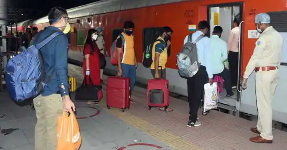 Indian Railways Rule How much luggage can carry on one train ticket, heavy fine may have to be paid for carrying more luggage