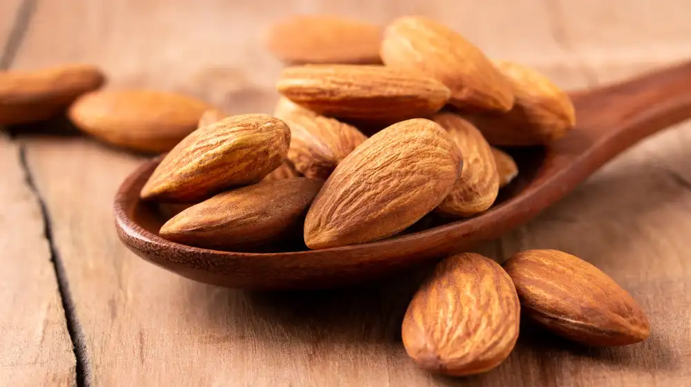 Side Effects Of Eating Too Much Almonds​: