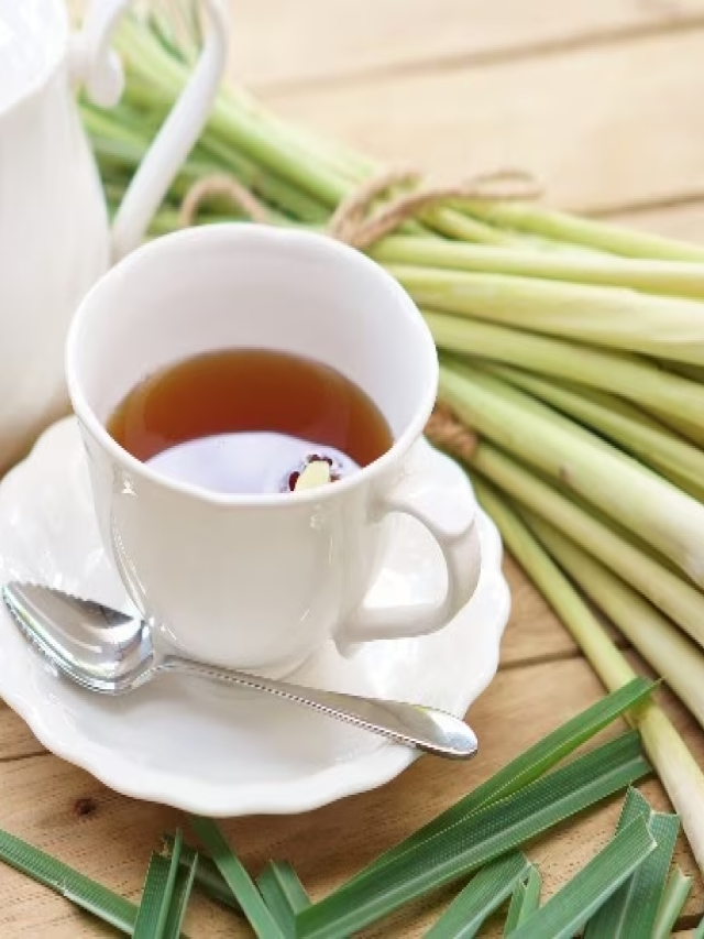 Lemongrass Tea स्वास्थ्य के लिए बहुत फायदेमंद होती है, यहां जानिए इसके फायदे।